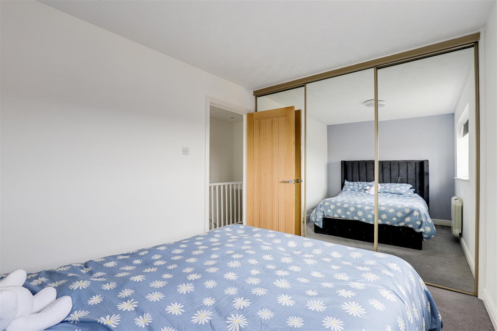 Hillcrest View, Carlton, Nottinghamshire, NG4 1LQ