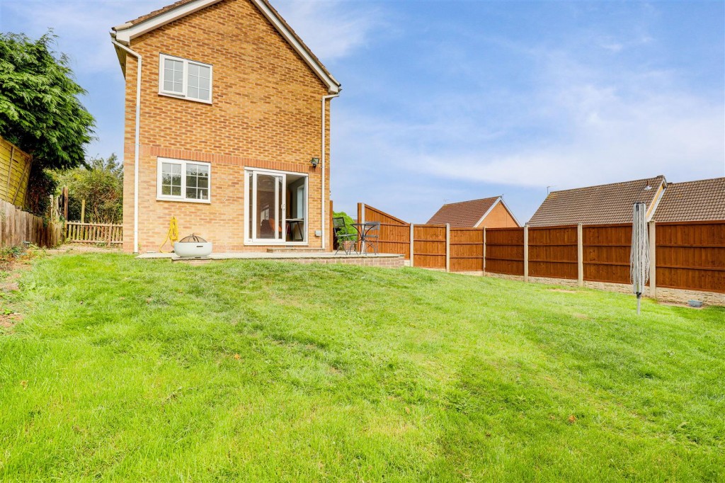 Hillcrest View, Carlton, Nottinghamshire, NG4 1LQ