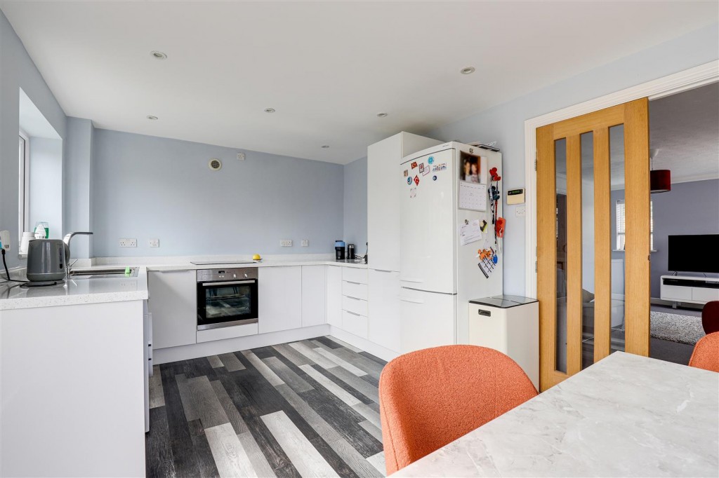 Hillcrest View, Carlton, Nottinghamshire, NG4 1LQ