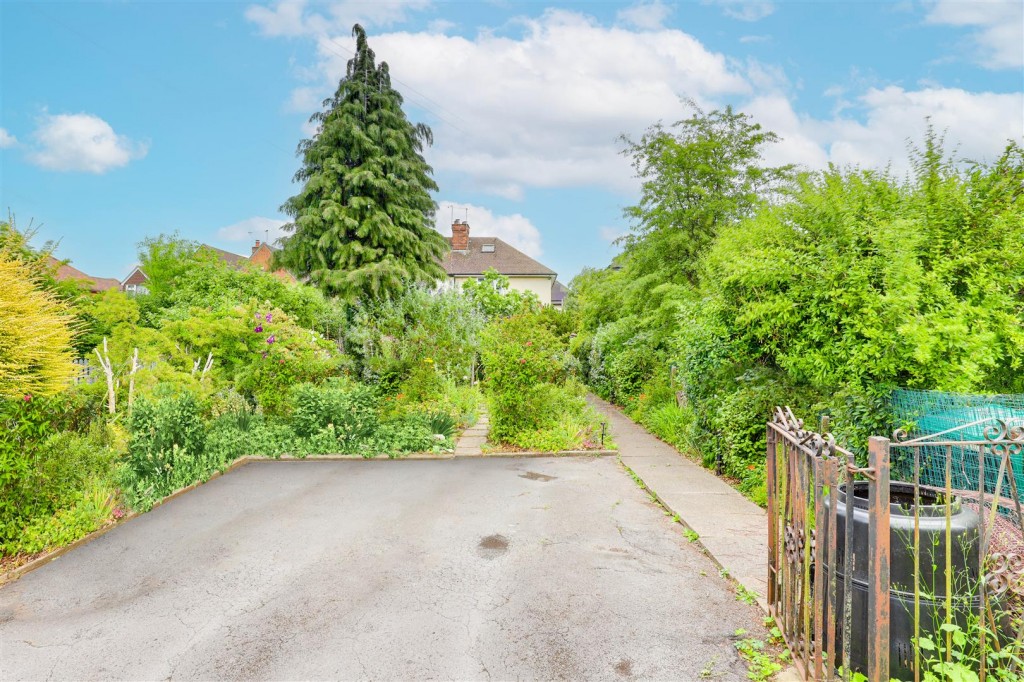Ruddington Lane, Wilford, Nottinghamshire, NG11 7BY