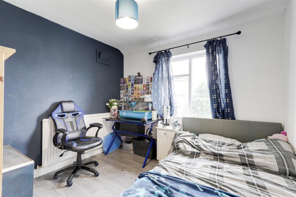 Calverton Road, Arnold, Nottinghamshire, NG5 8FS