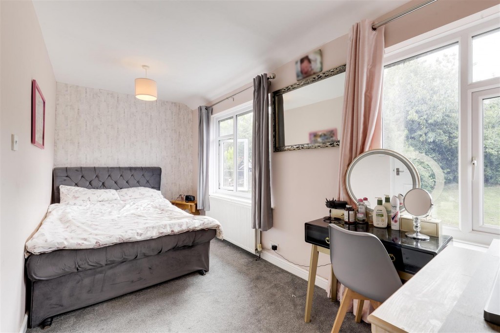 Calverton Road, Arnold, Nottinghamshire, NG5 8FS