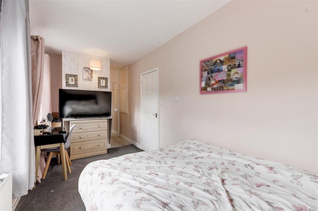 Calverton Road, Arnold, Nottinghamshire, NG5 8FS