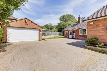 Broad Lane, Brinsley, Nottinghamshire, NG16 5BU