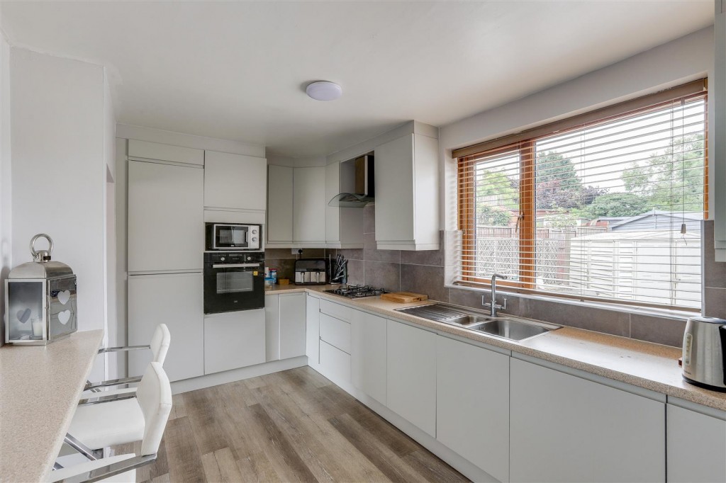Greenwood Avenue, Hucknall, Nottinghamshire, NG15 6LZ