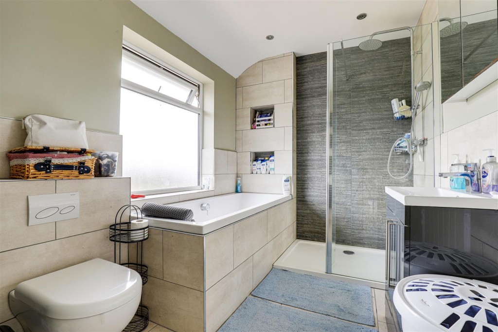 Arthur Crescent, Carlton, Nottinghamshire, NG4 1GA