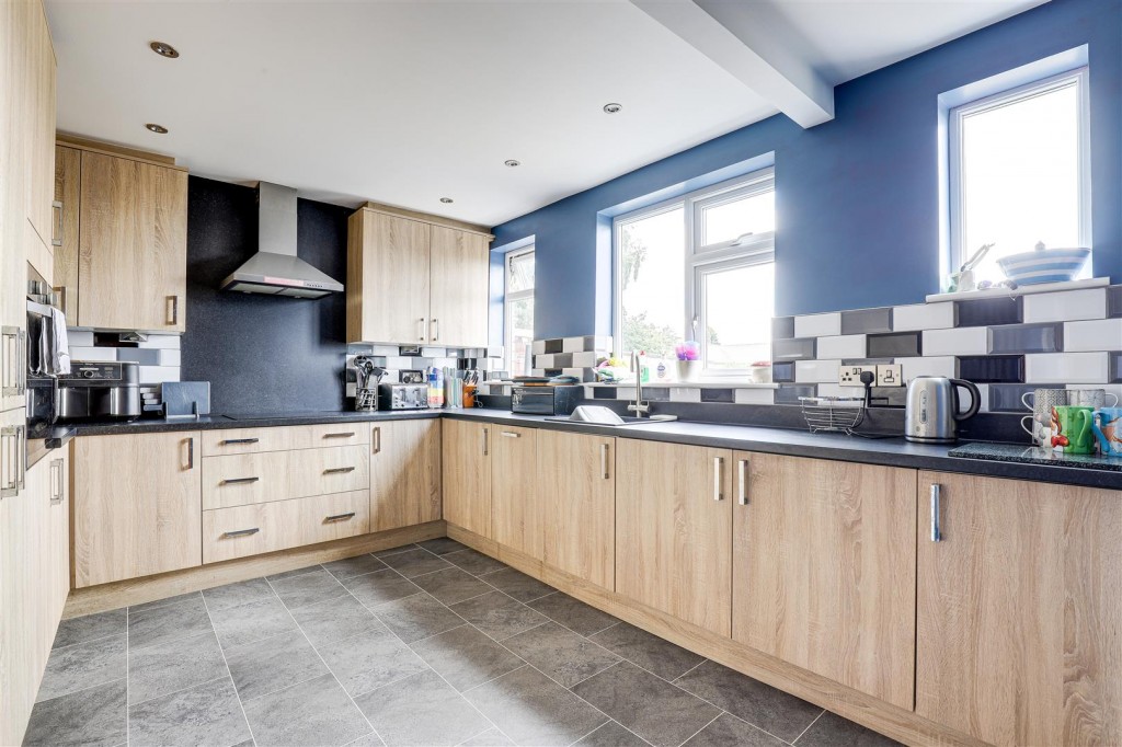 Arthur Crescent, Carlton, Nottinghamshire, NG4 1GA