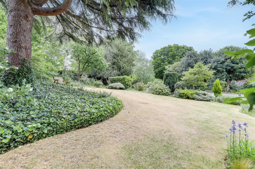 Lenton Avenue, The Park, Nottingham, NG7 1DX
