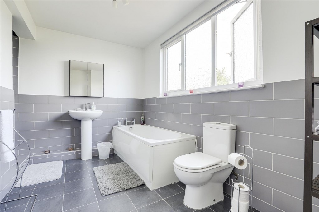 Clifton Road, Ruddington, Nottinghamshire, NG11 6DA
