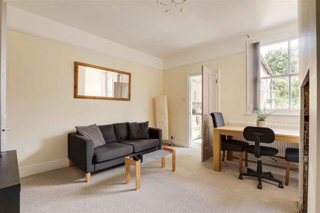 Clifton Road, Ruddington, Nottinghamshire, NG11 6DA
