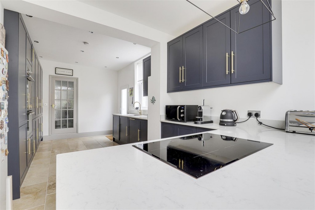 Melton Road, West Bridgford, Nottinghamshire, NG2 7NF