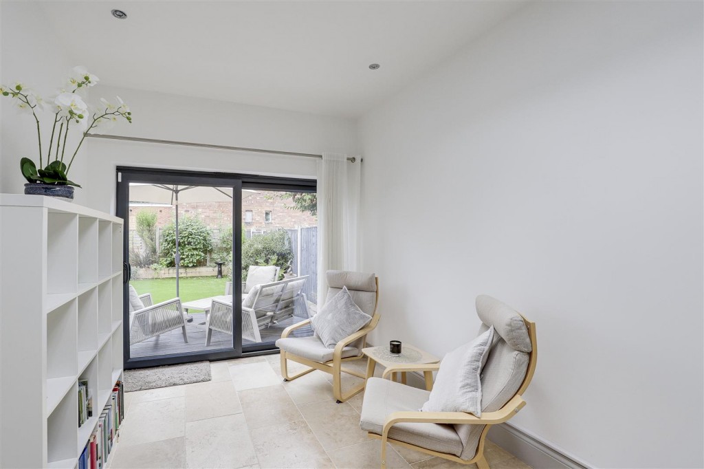 Melton Road, West Bridgford, Nottinghamshire, NG2 7NF