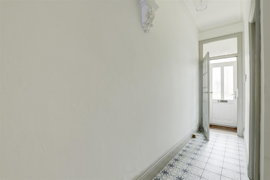 Melton Road, West Bridgford, Nottinghamshire, NG2 7NF