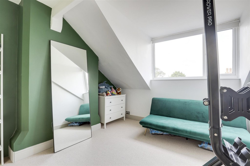 Melton Road, West Bridgford, Nottinghamshire, NG2 7NF