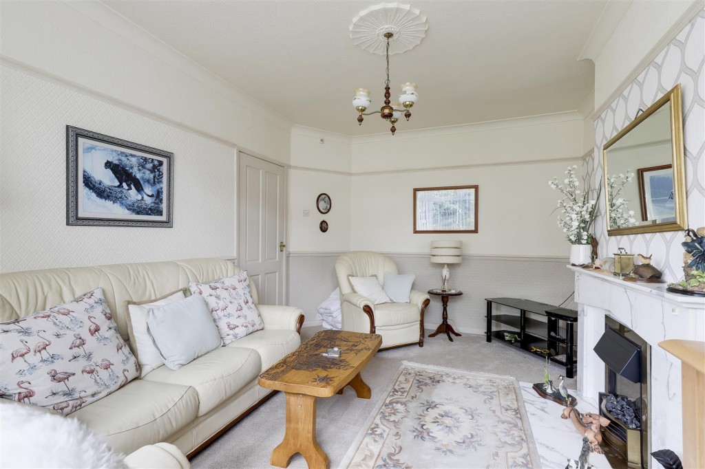 Langdale Road, Bakersfield, Nottinghamshire, NG3 7FE