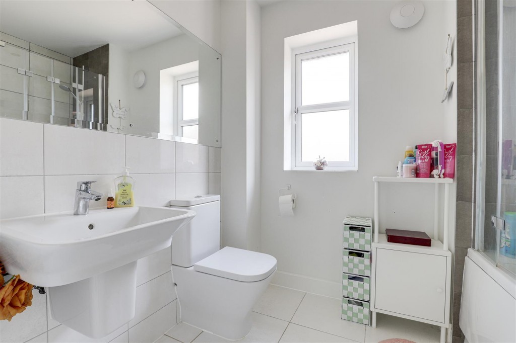 Peace Grove, Edwalton, Nottinghamshire, NG12 4JJ