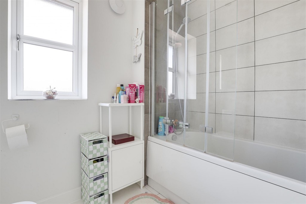 Peace Grove, Edwalton, Nottinghamshire, NG12 4JJ