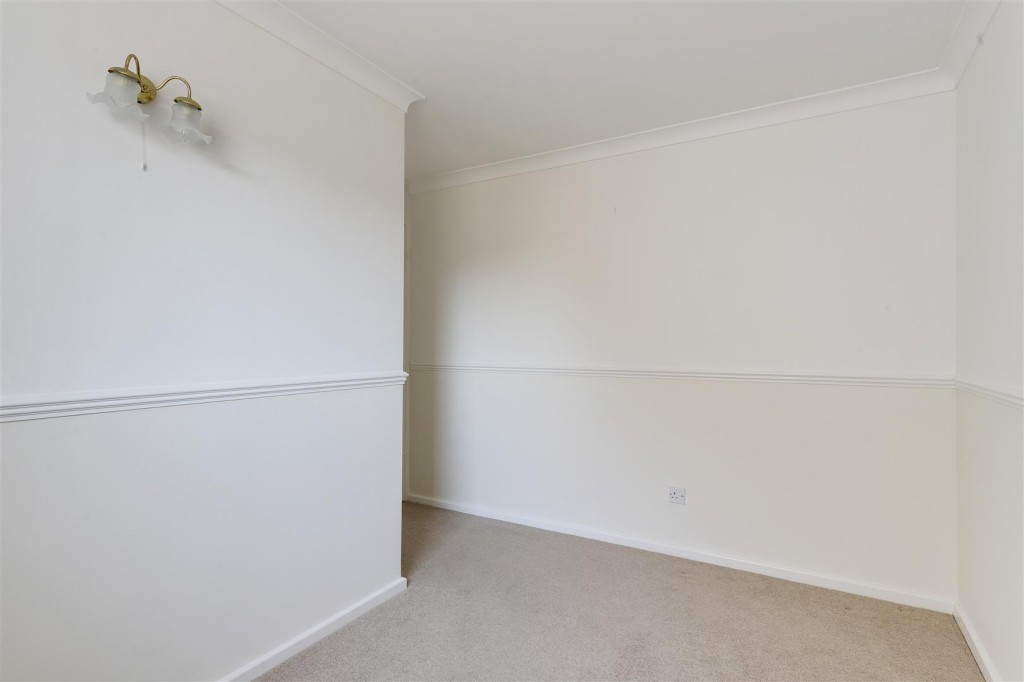 Ashwater Drive, Gedling, Nottinghamshire, NG3 5SJ