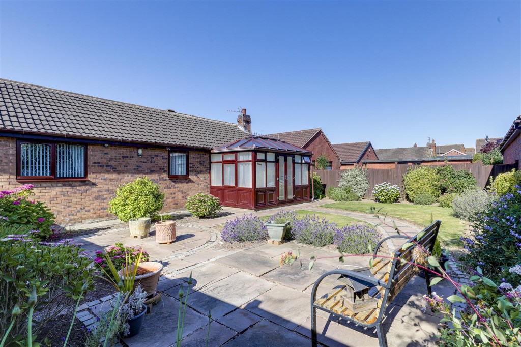 Ashwater Drive, Gedling, Nottinghamshire, NG3 5SJ