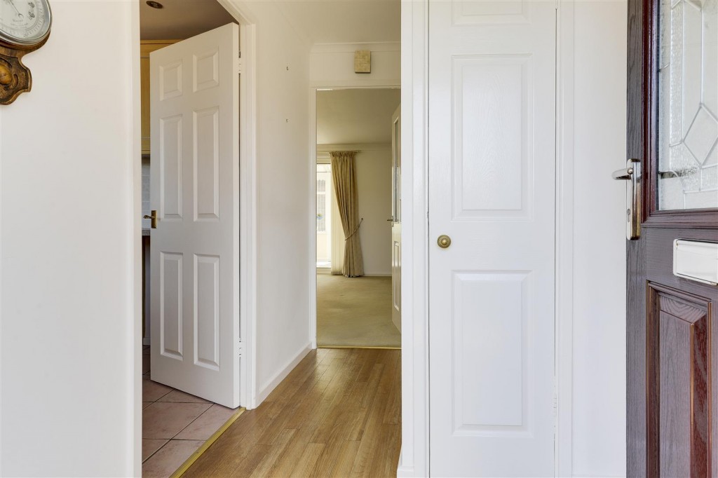 Ashwater Drive, Gedling, Nottinghamshire, NG3 5SJ
