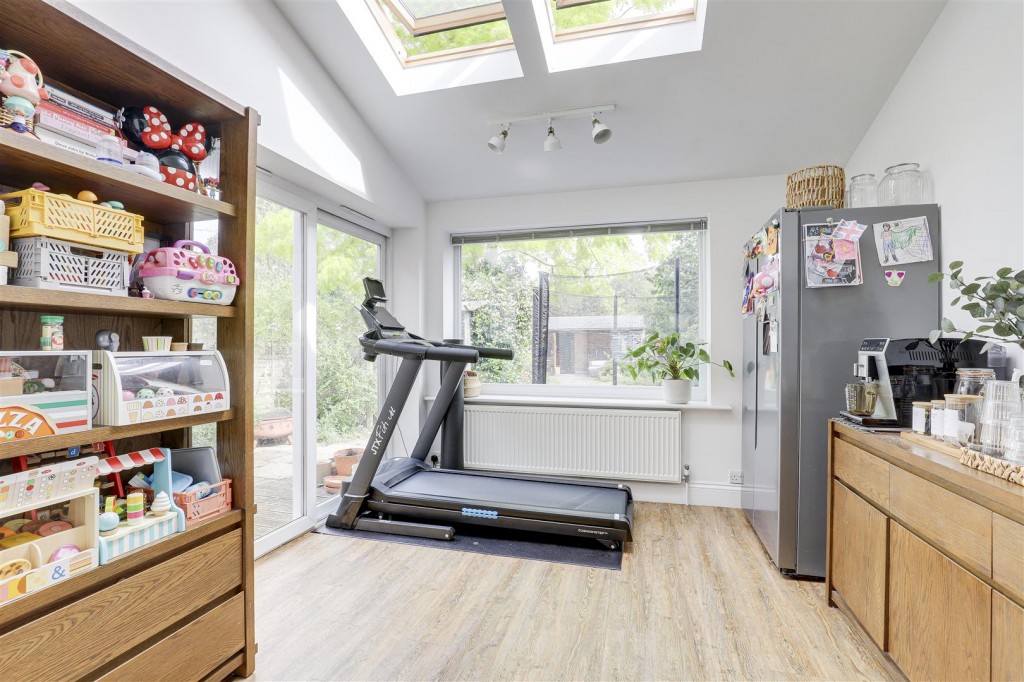 Blake Road, West Bridgford, Nottinghamshire, NG2 5JJ
