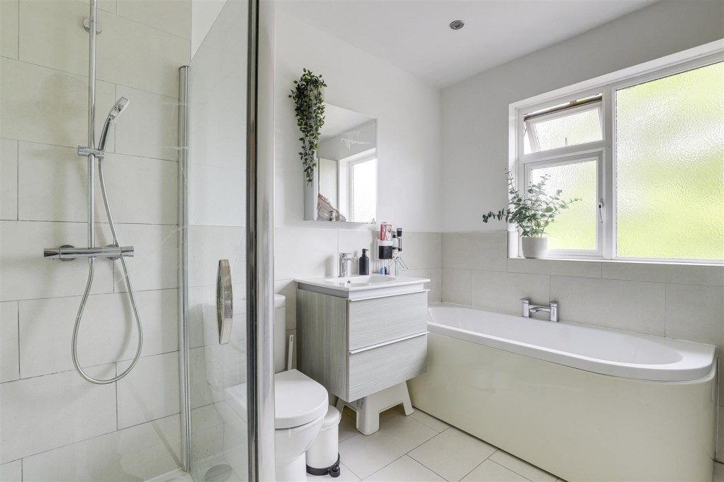 Blake Road, West Bridgford, Nottinghamshire, NG2 5JJ