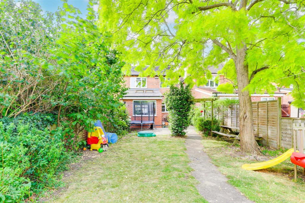Blake Road, West Bridgford, Nottinghamshire, NG2 5JJ