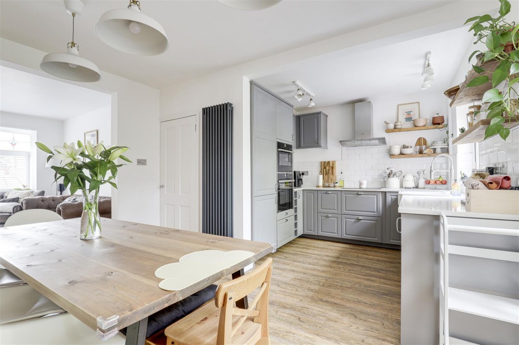 Blake Road, West Bridgford, Nottinghamshire, NG2 5JJ