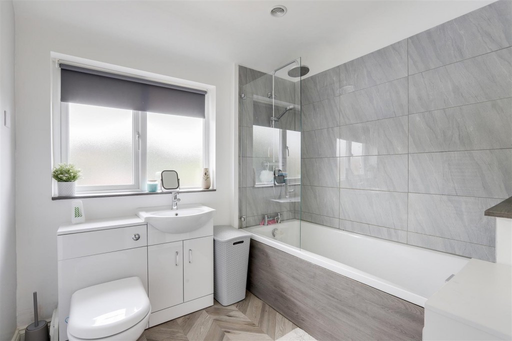 Broxtowe Lane, Broxtowe, Nottinghamshire, NG8 5NN
