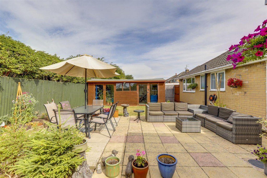 Leen Drive, Hucknall, Nottinghamshire, NG15 8BW