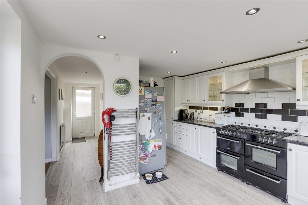 Leen Drive, Hucknall, Nottinghamshire, NG15 8BW