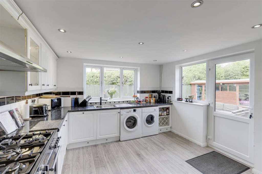 Leen Drive, Hucknall, Nottinghamshire, NG15 8BW