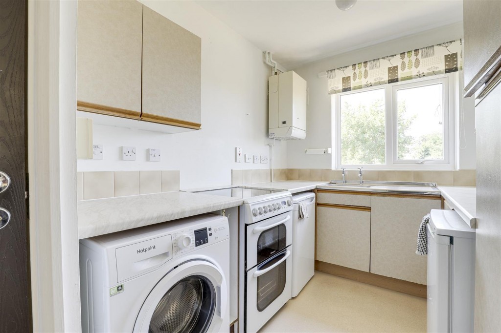 Elms Park, Ruddington, Nottinghamshire, NG11 6NT