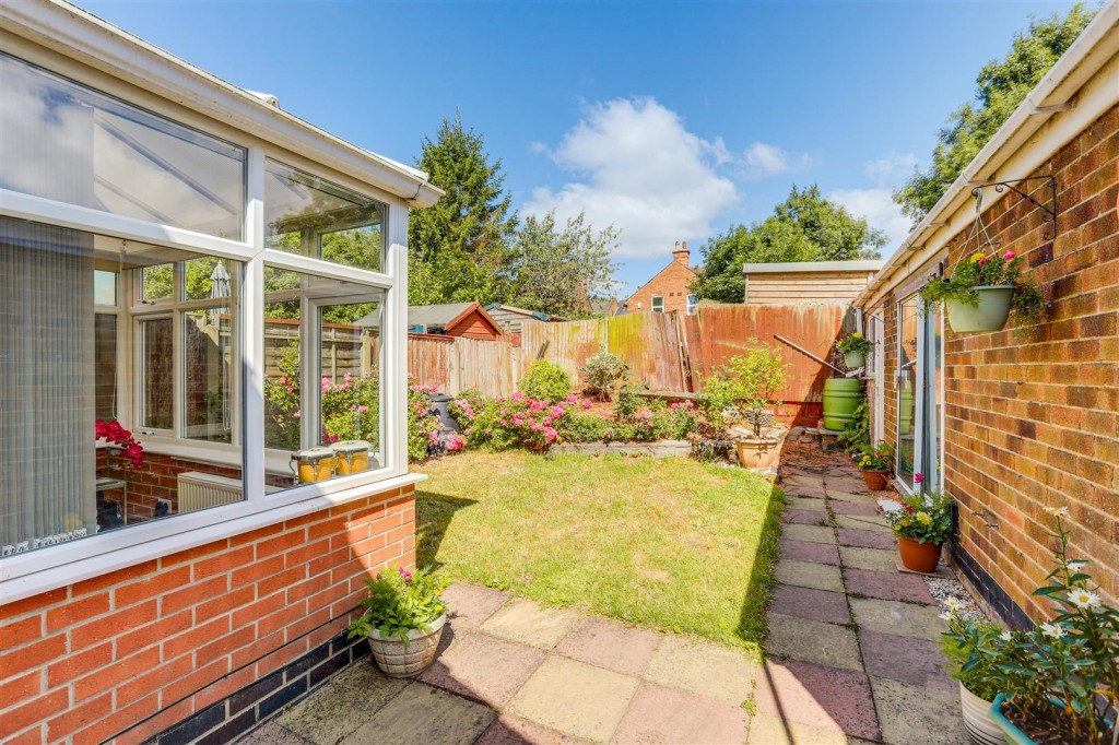 Cherrywood Gardens, Carlton, Nottinghamshire, NG3 6LR