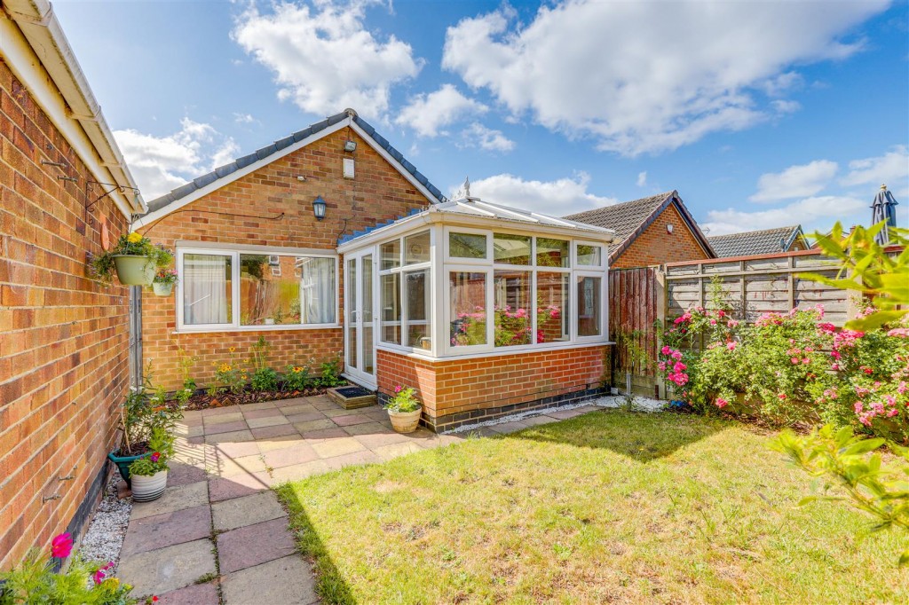 Cherrywood Gardens, Carlton, Nottinghamshire, NG3 6LR