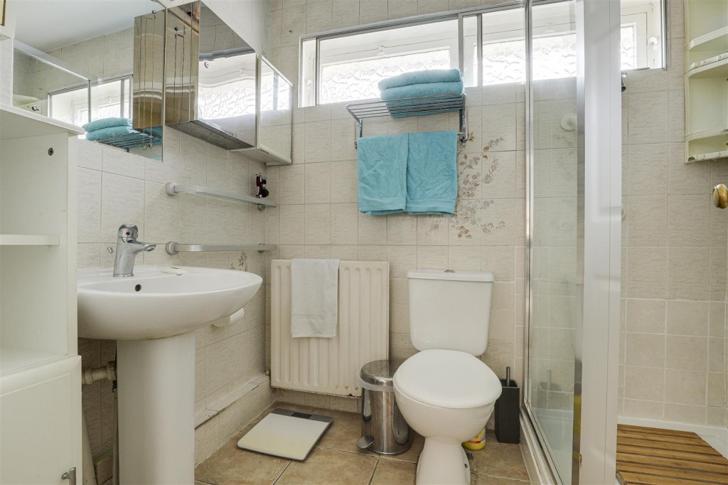 Cherrywood Gardens, Carlton, Nottinghamshire, NG3 6LR