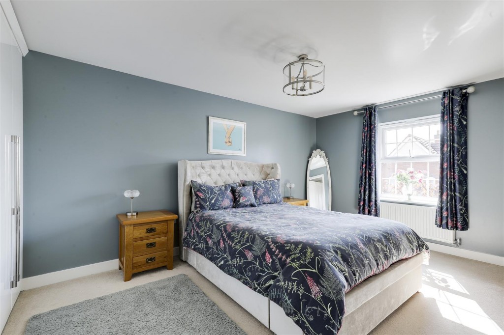 Mitford Drive, Arnold, Nottinghamshire, NG5 8BR