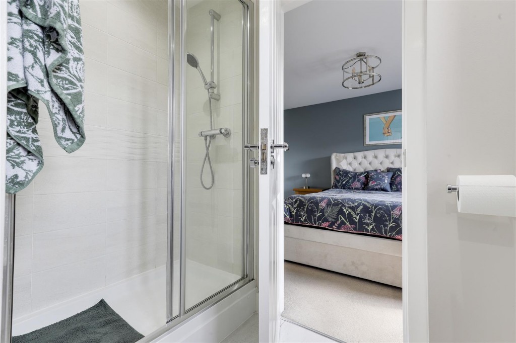 Mitford Drive, Arnold, Nottinghamshire, NG5 8BR