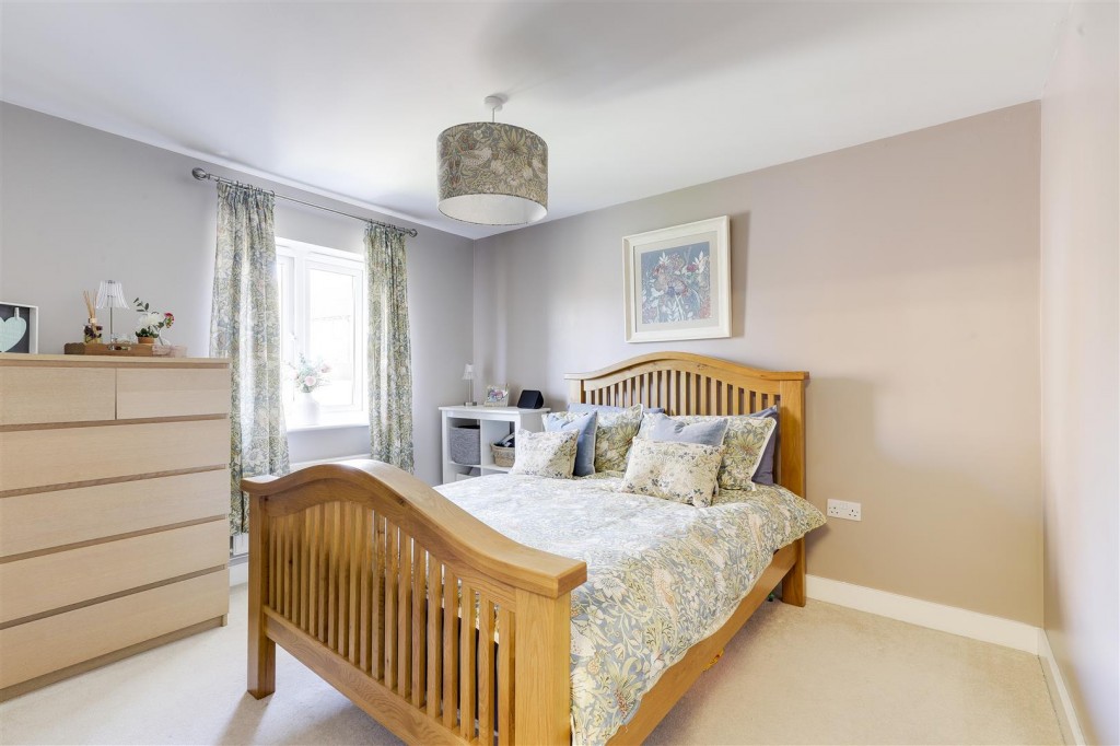 Mitford Drive, Arnold, Nottinghamshire, NG5 8BR