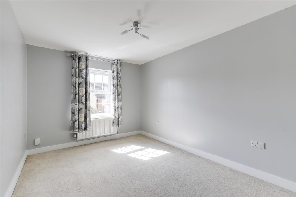 Mitford Drive, Arnold, Nottinghamshire, NG5 8BR