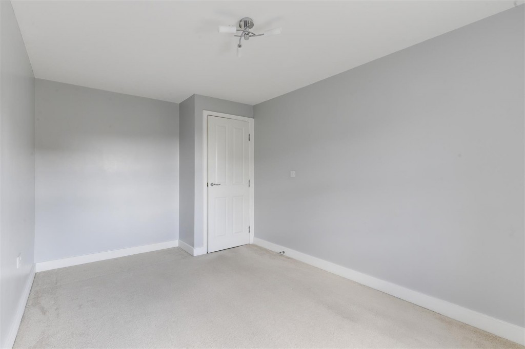 Mitford Drive, Arnold, Nottinghamshire, NG5 8BR