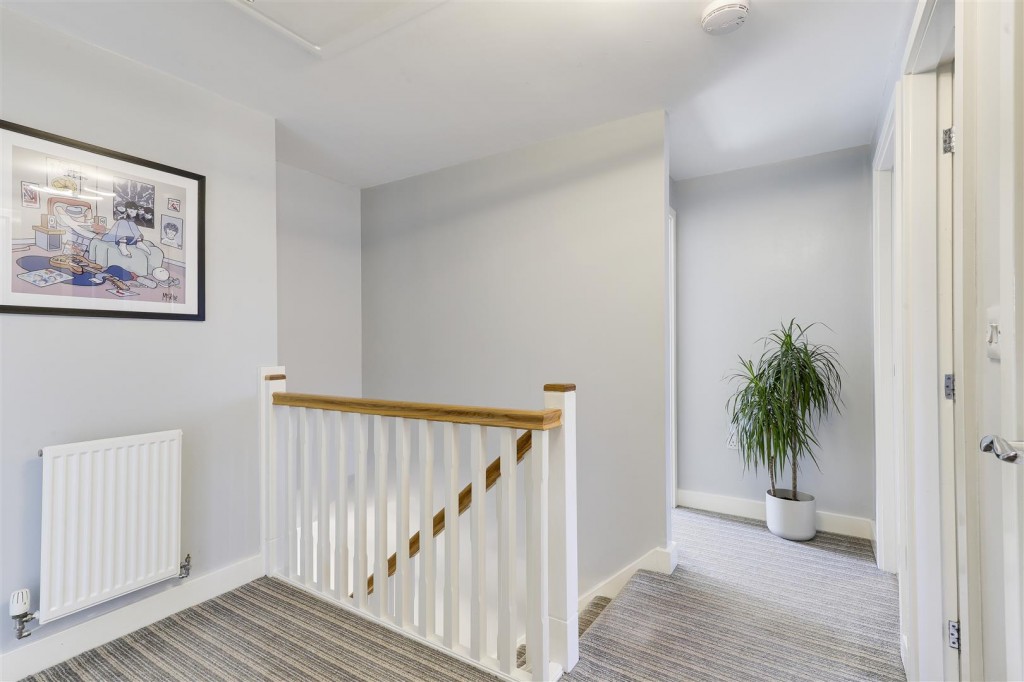 Mitford Drive, Arnold, Nottinghamshire, NG5 8BR