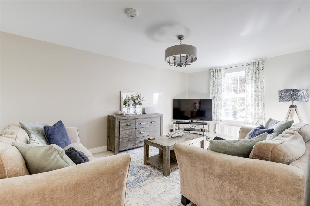 Mitford Drive, Arnold, Nottinghamshire, NG5 8BR