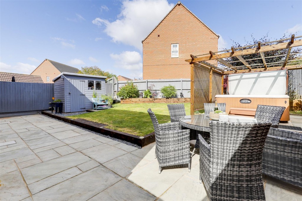 Mitford Drive, Arnold, Nottinghamshire, NG5 8BR