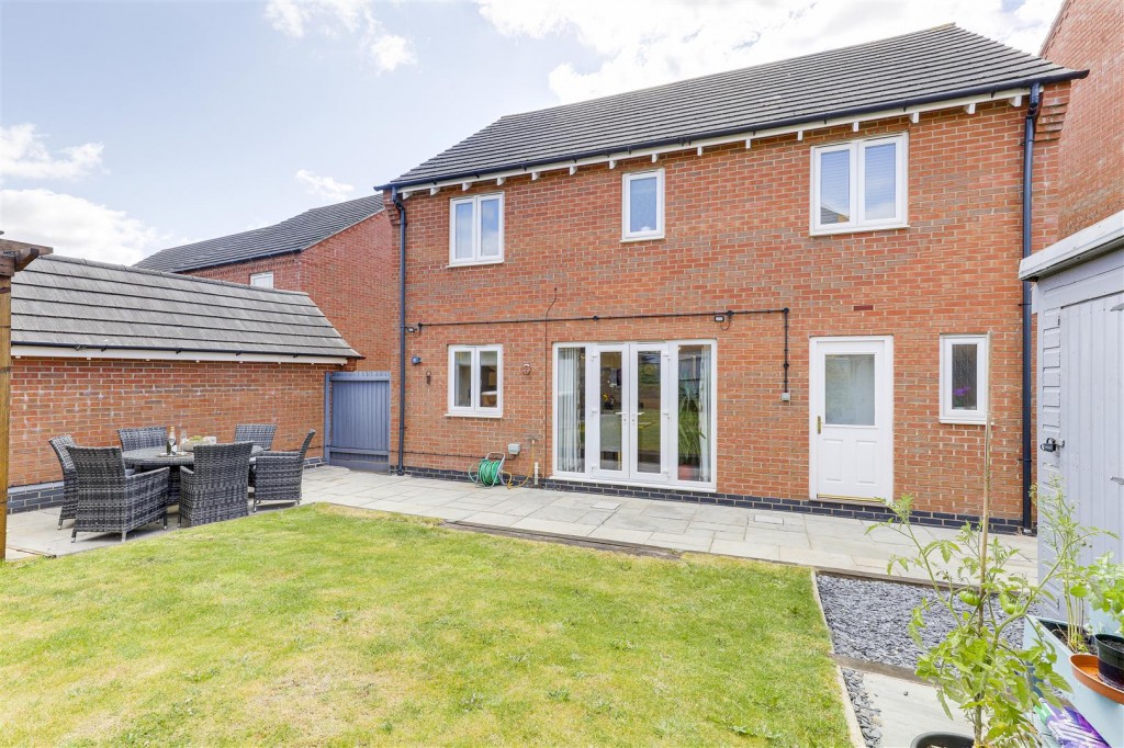 Mitford Drive, Arnold, Nottinghamshire, NG5 8BR