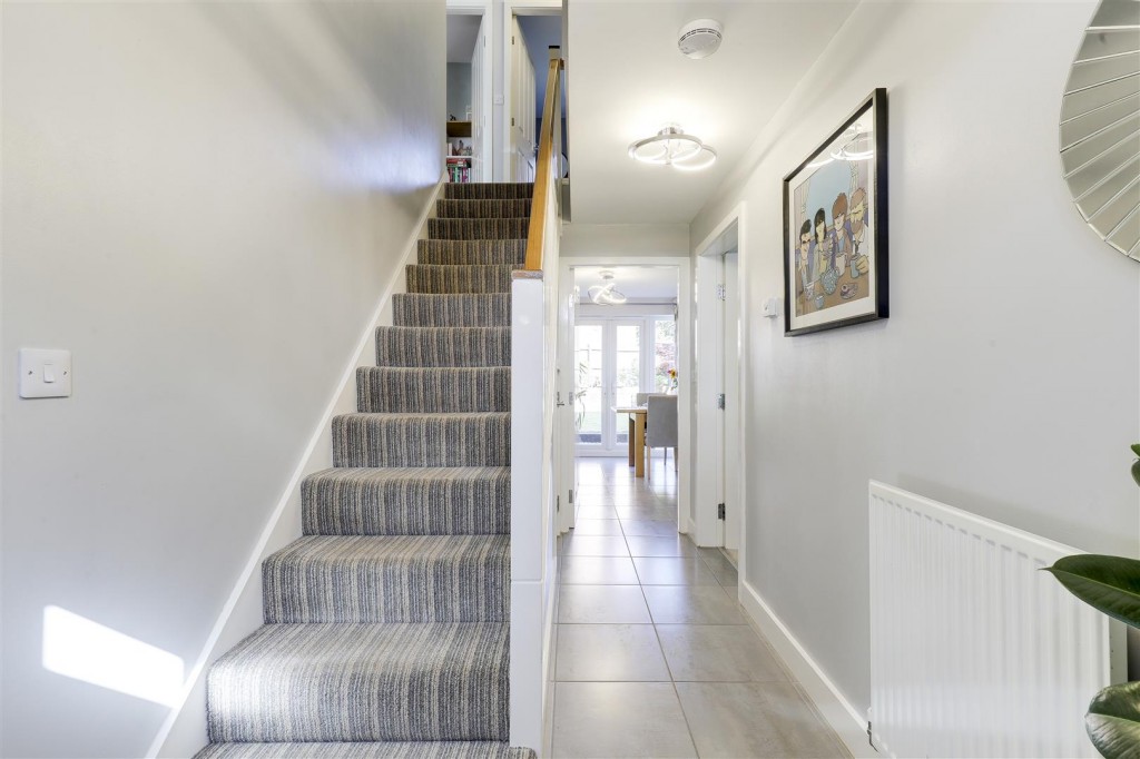 Mitford Drive, Arnold, Nottinghamshire, NG5 8BR