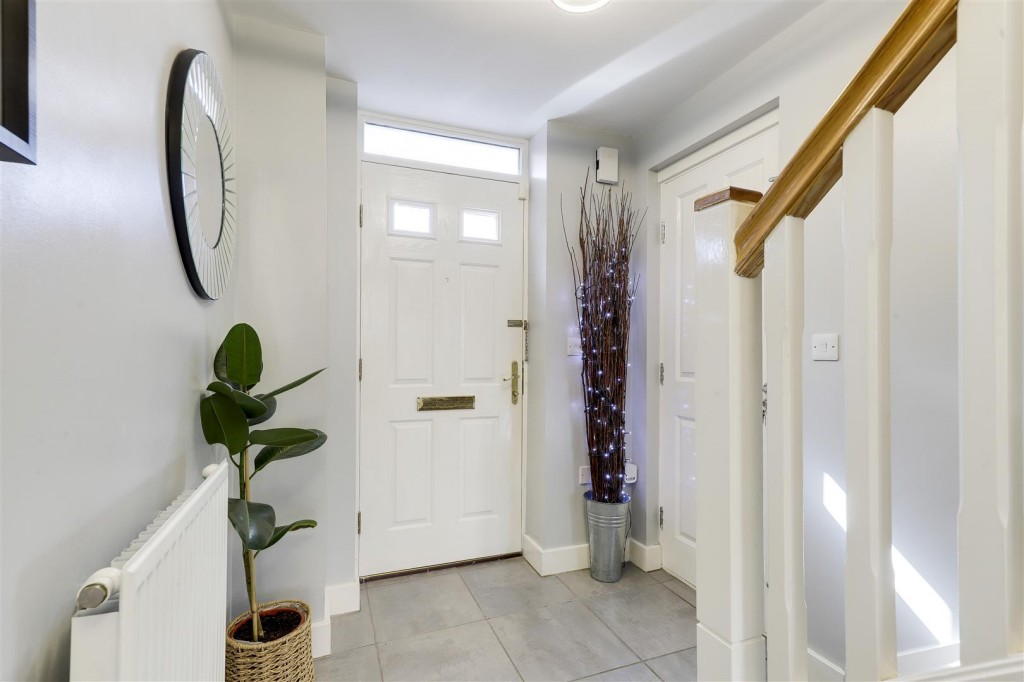 Mitford Drive, Arnold, Nottinghamshire, NG5 8BR