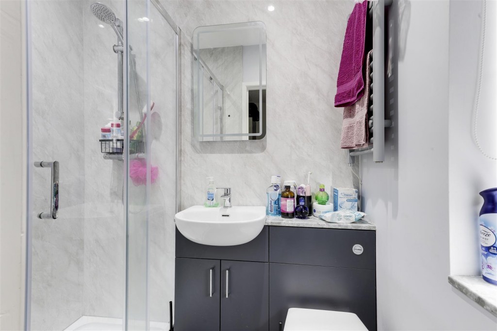 Danethorpe Vale, Sherwood, Nottinghamshire, NG5 3EN