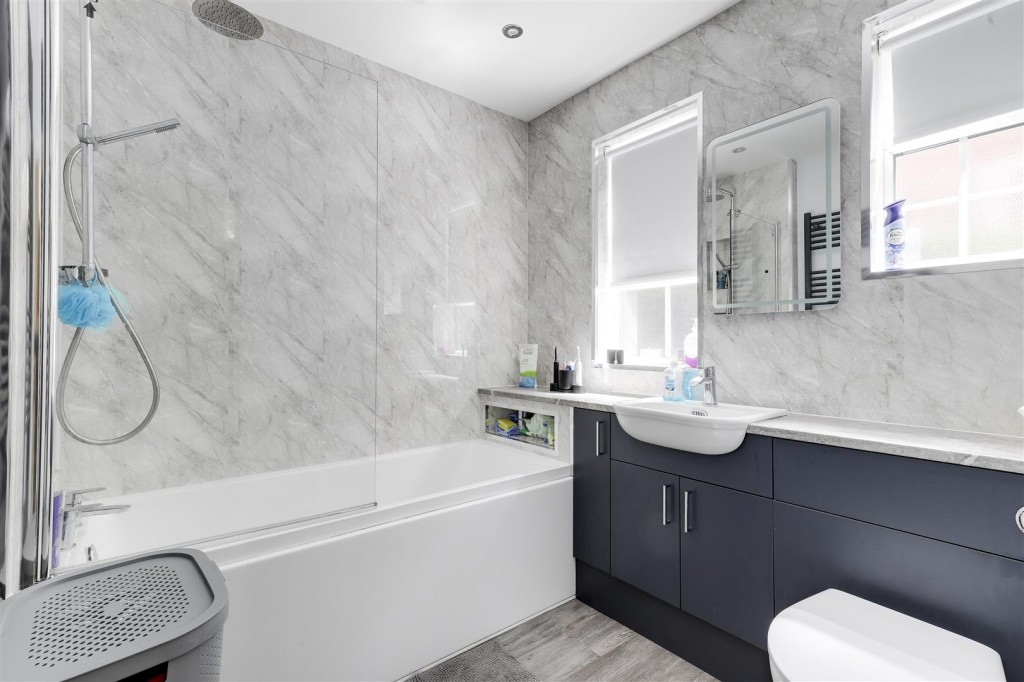 Danethorpe Vale, Sherwood, Nottinghamshire, NG5 3EN