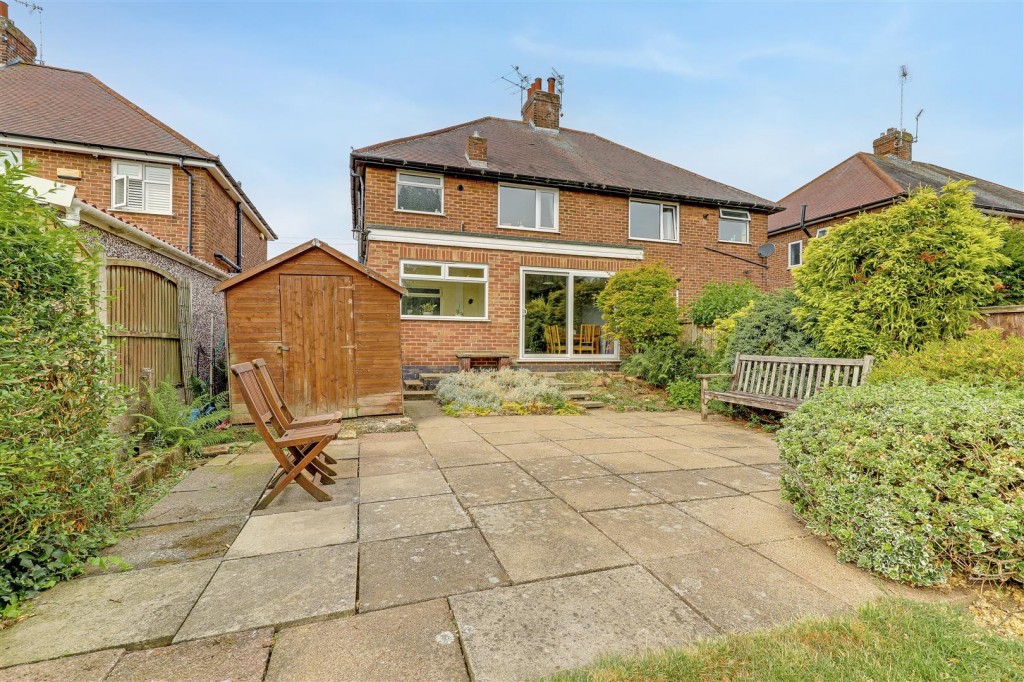Broxtowe Drive, Hucknall, Nottinghamshire, NG15 7EE